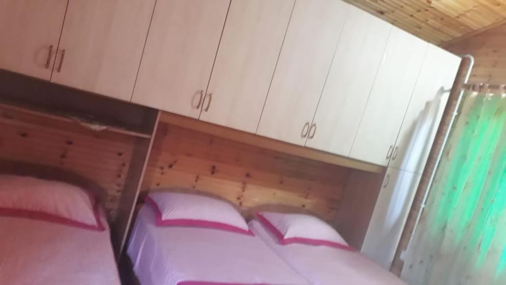 Kolonia E Artistave Apartment Velipoje Luaran gambar