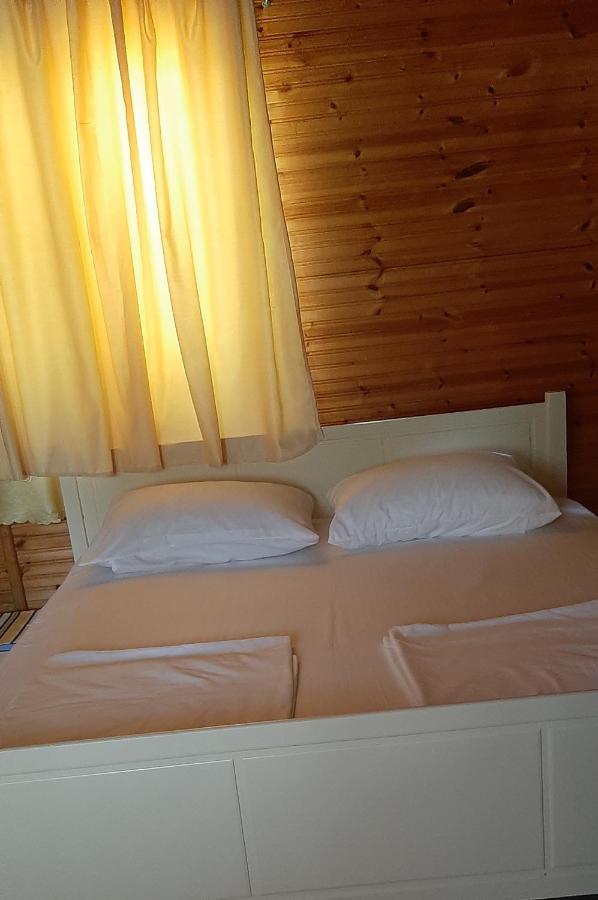 Kolonia E Artistave Apartment Velipoje Luaran gambar