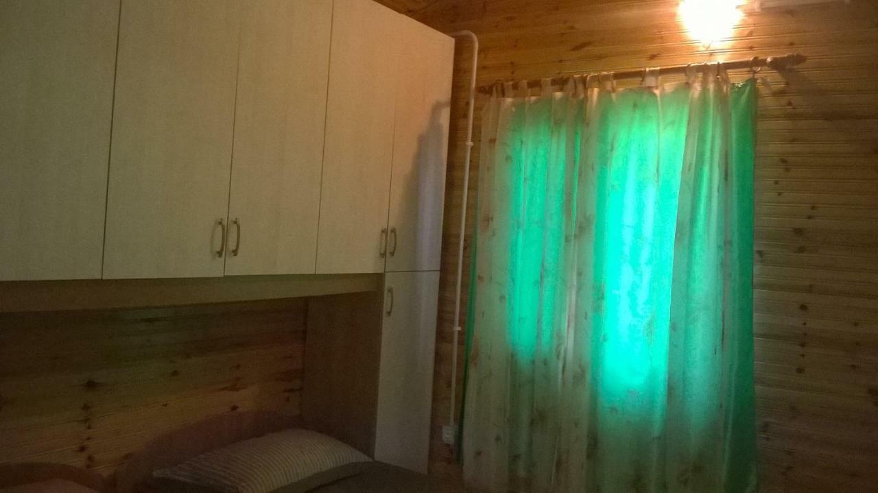 Kolonia E Artistave Apartment Velipoje Luaran gambar